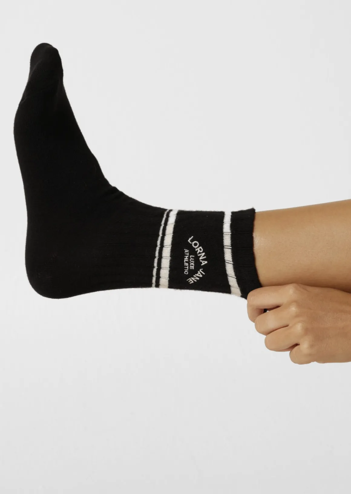 Lorna Jane Lotus Limited Edition Quarter Crew Sock Black Best